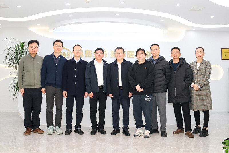 井冈山大学党委常委刘梁军一行莅临锐赛生物考察交流